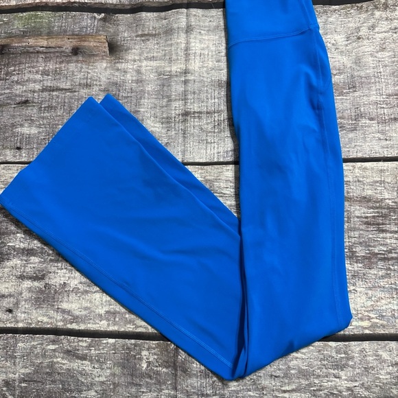 Lululemon POOLSIDE Groove Flared Pants - Picture 5 of 6